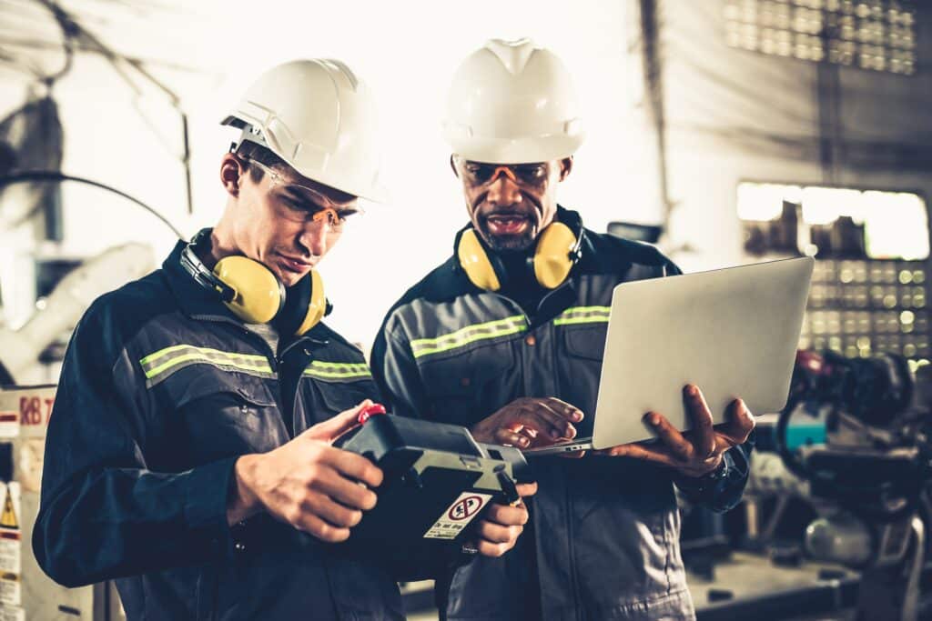 Group,Of,Factory,Job,Workers,Using,Adept,Machine,Equipment,In