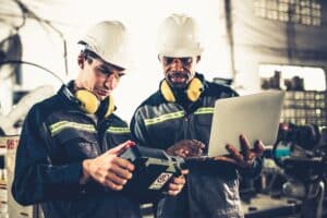 Group,Of,Factory,Job,Workers,Using,Adept,Machine,Equipment,In
