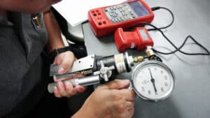 Pressure Guages, instrument indicating pressure in Training calibration Laboratory