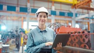 Close,Up,Smiling,Face,Of,Engineer,Manager,Leader,Woman,Wearing