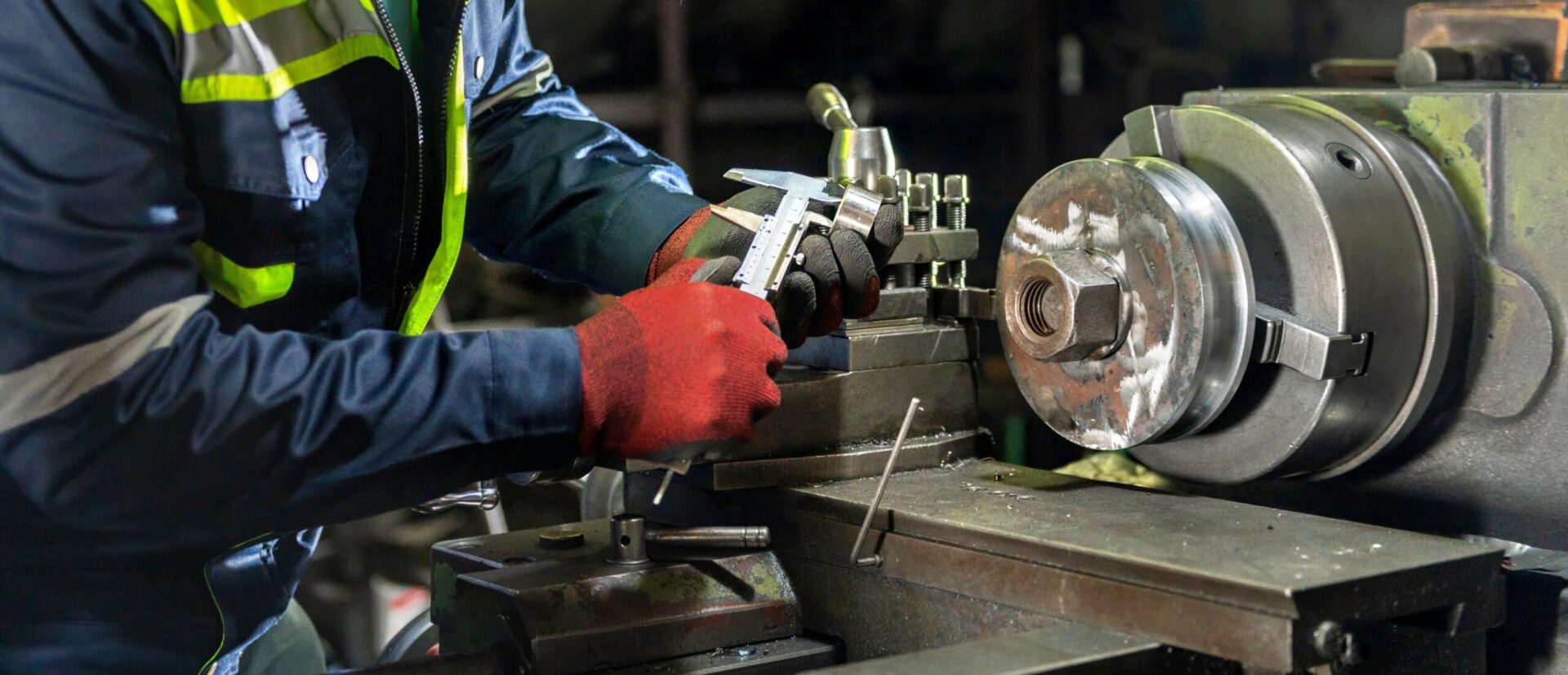 Engineer,Using,Caliper,For,Manual,Inspection,Of,Metal,Part,Machinist