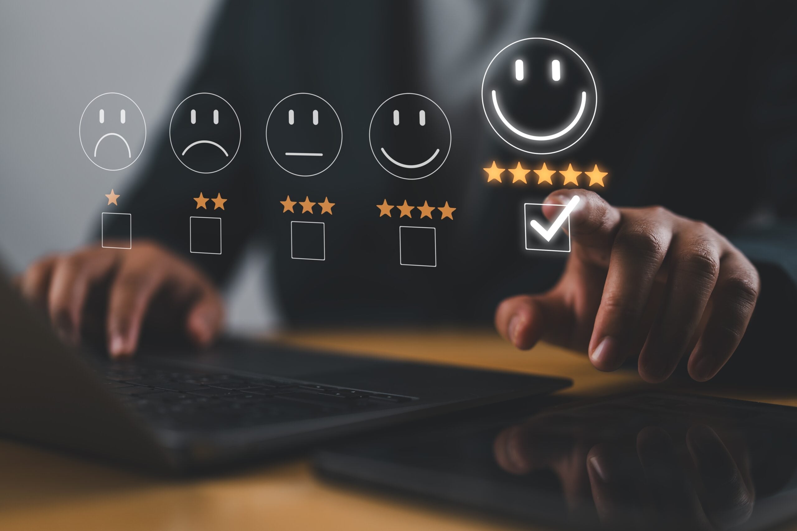 Customers,Using,The,Laptop,Gave,It,A,Five star,Gold,Satisfaction